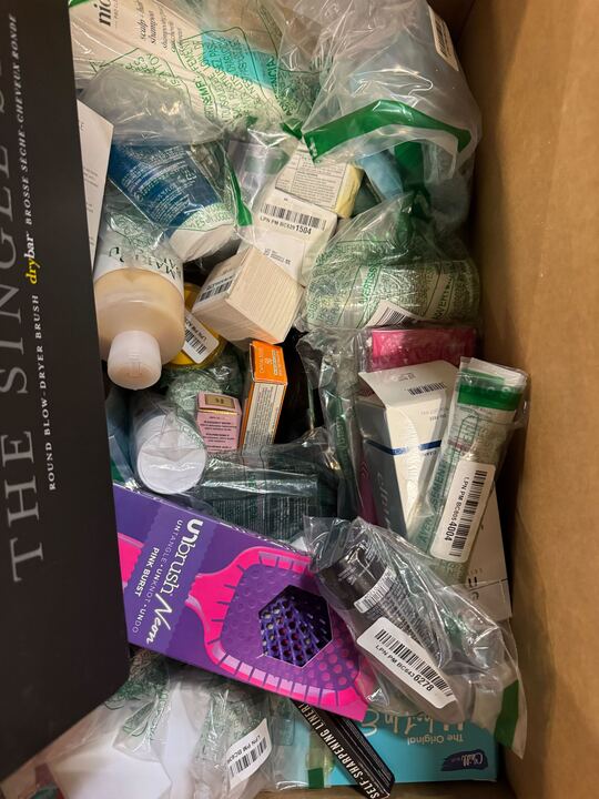 AMZ - Beauty (New Program) - ITEMS: 762 - MSRP: $30,854.58
